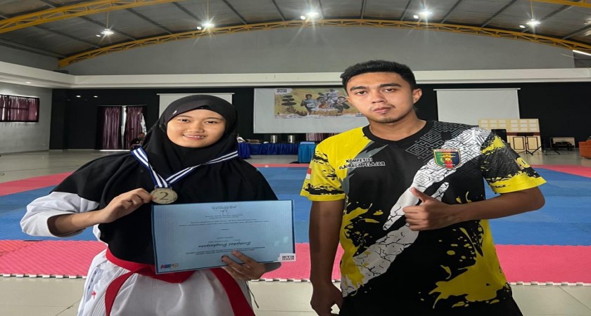 Humaira Raih Juara 2 O2SN Cabang Karate Kategori KATA
