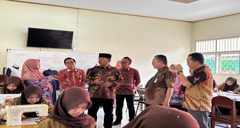 Dirjen Pendis Kemenag RI Tinjau Pembelajaran dan Bina GTK di MAN 2 Bandar Lampung