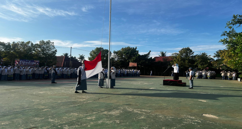 MAN 2 Bandar Lampung Gelar Upacara Bendera Dengan Khidmat : Wujudkan Generasi Yang Nasionalis dan Disiplin