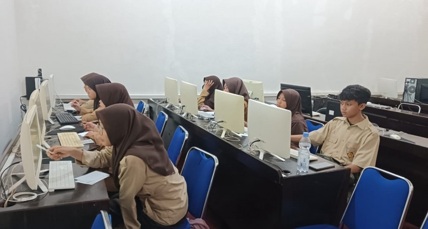 Tigabelas Siswa MAN 2 Bandar Lampung Melaju Ke Semifinal Lomba KOSSMI
