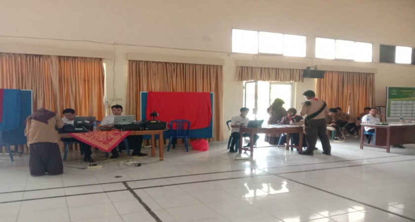 Dispendukcapil Jemput Bola Perekaman KTP Di MAN 2 Bandar Lampung