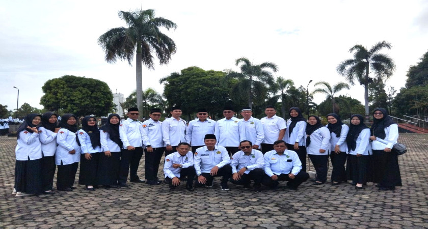 Mengenang Pahlawan, Menyalakan Semangat: MAN 2 Bandar Lampung Tabur Bunga di HAB ke-80