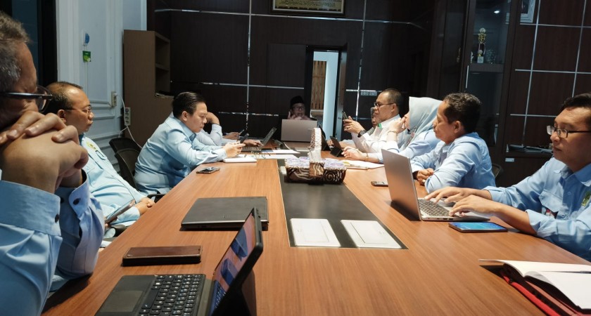 Menuju Madrasah Lebih Efektif: Kepala MAN 2 Bandar Lampung Hadiri Rapat Penetapan Lima Hari Kerja