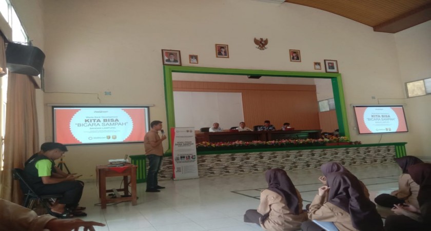 MAN 2 Bandar Lampung Adakan Sosialisasi Bank Sampah