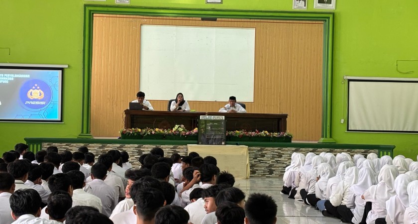 Madrasah Bergerak, Generasi Selamat: MAN 2 Bandar Lampung Gelar Sosialisasi Pencegahan dan Dampak Narkoba